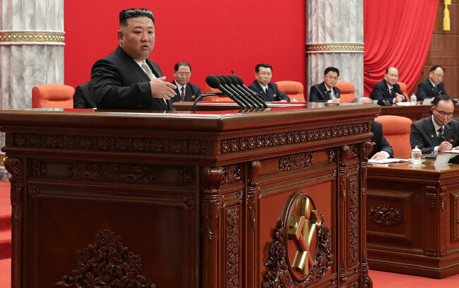 북한 조선노동당 중앙위원회 제8기 제7차전원회의에서 김정은 노동당 총비서가 발언하고 있다. [평양 노동신문=뉴스1]