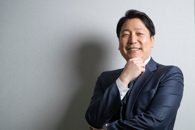 유청범 SR컨설팅 대표는 “어려움을 겪는 중소기업의 문제 원인을 명확히 파악해 솔루션을 제공하고, 기업 성장을 눈으로 확인할 때 스스로의 사회적 가치를 느낀다”고 말한다. [조영철 기자]