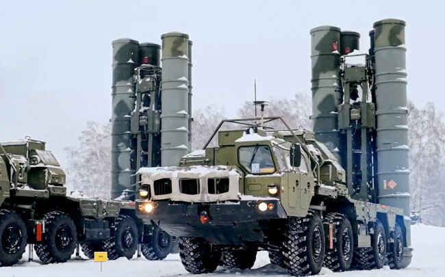 ‘러시아판 사드(THAAD·고고도미사일방어체계)’로 불리는 S-400 미사일 체계. 튀르키예는 2019년 이 무기를 도입했다. [뉴시스]
