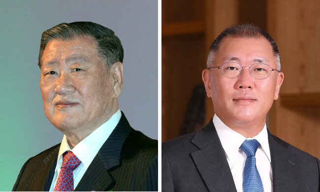 정몽구 현대차그룹 명예회장(왼쪽)과 정의선 현대차그룹 회장. 이무원 교수는 “정몽구 명예회장은 훌륭한 ‘패스트폴로어’, 정의선 회장은 ‘발전적 계승자’”라고 말했다. [현대차그룹]