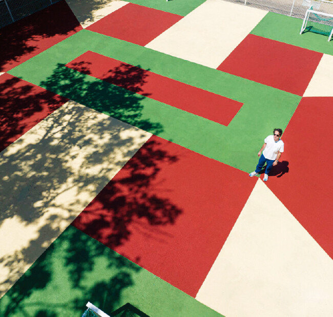  실제 작업은 대부분 작업실 밖에서 펼쳐진다. 그의 캔버스가 넓을 수밖에 없는 이유다. [다미앙 풀랑]