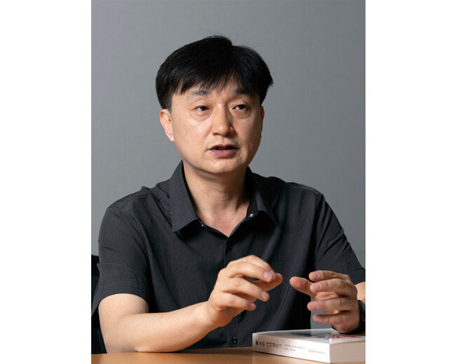 김성수 병원장은 중증 정신질환자 치료를 위한 새로운 형태의 의료 실험인 ‘오픈 다이얼로그’를 시도하고 있다. 이는 위급 상황 시 응급처치, 입원 절차, 퇴원 후 재활치료에 이르는 전 과정에 걸친 새로운 형태의 시스템이다. [박해윤 기자]