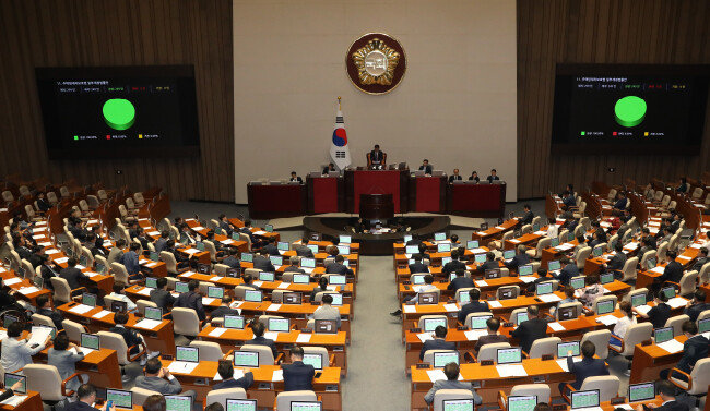 2023년 현재 정치는 심각하게 오작동하고 있다. 사진은 국회 본회의장. [뉴스1]