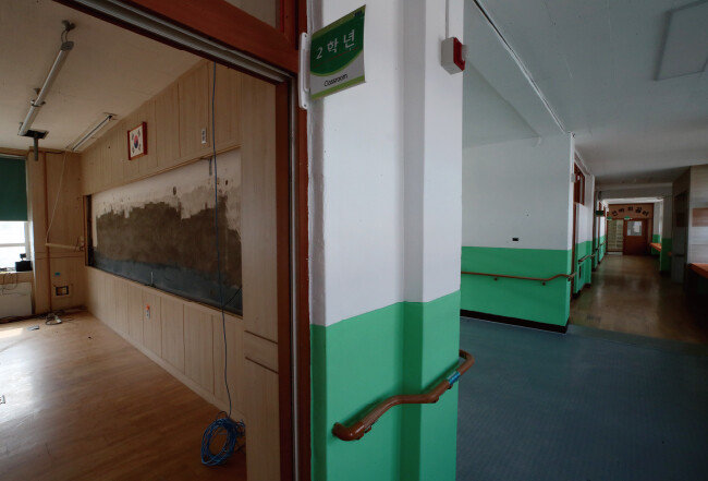 인구 소멸로 폐교된 경북 영양군의 한 중학교 분교. [동아DB]