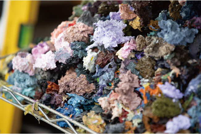 작가의 작업실에서 발견한 작업의 흔적. [지호영 기자]