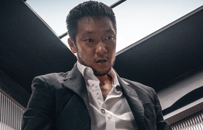 ‘범죄도시2’의 빌런 강해상(손석구)은 1편의 악당 장첸(윤계상)처럼 조직을 거느리지 않고 혼자 움직인다. 잔인성도 장첸보다 돌출적이고 막무가내다. [에이비오엔터테인먼트]