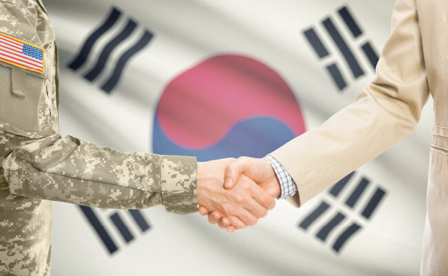 올해는 한미상호방위조약 70주년이 되는 해다. 한미상호방위조약은 1953년 10월 1일 체결됐다. [Gettyimage]