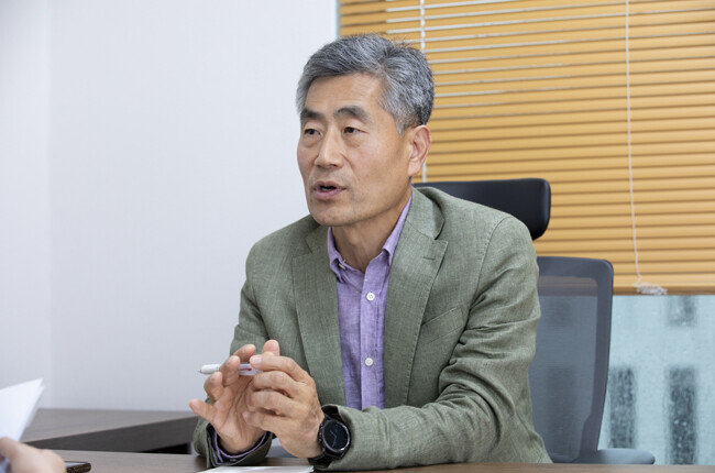 최연혁 교장은 “한국의희망이 만든 정치학교에서 공익과 국민을 위해 헌신하는 정치인을 많이 배출해 우리나라의 선도국가 도약을 앞당기겠다”는 포부를 밝혔다. [지호영 기자]