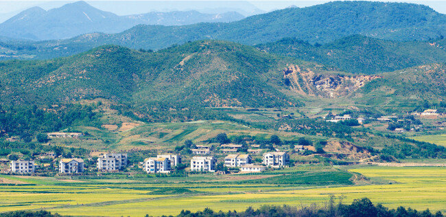 경기 파주 오두산통일전망대에서 바라본 북한 황해북도 개풍군 지역. [동아DB]