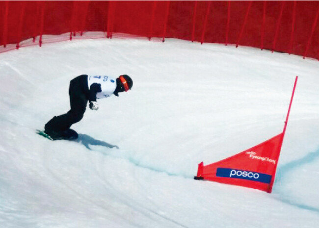 장애인스노보드는 2개 세부 종목으로 나뉘는데 모두 기록으로 순위를 다툰다. 2017년 정선에서 열린 국제대회에 참가한 김윤호 선수. [사진 제공 · 김윤호 선수]