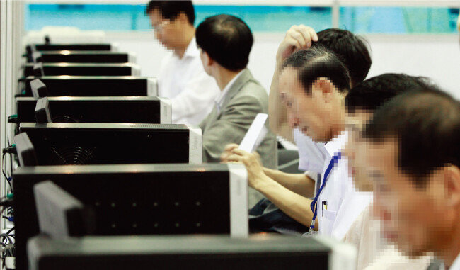 베이비붐 세대를 대표하는 58년 개띠들이 올해 환갑을 맞는다. [동아일보]