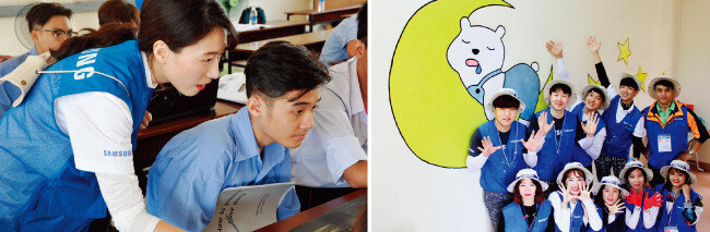 2016년 11월 베트남 호찌민으로 봉사활동을 떠난 삼성전자 임직원 해외봉사단이 현지 청년들을 대상으로 정보기술(IT) 교육을 실시하고 있다(왼쪽). 같은 기간 베트남 하노이 인근 타이응웬성 복지센터의 환경 개선을 위해 벽화 작업을하고 기념사진을 찍은 삼성전자 임직원 해외봉사단. [사진 제공·삼성전자]