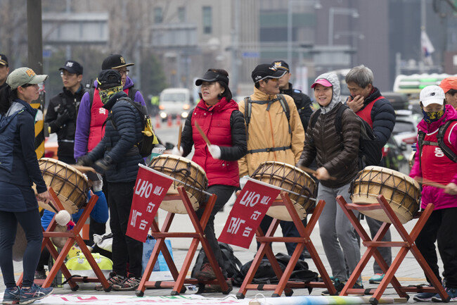 완주를 응원하는 힘찬 북소리. [조영철 기자]