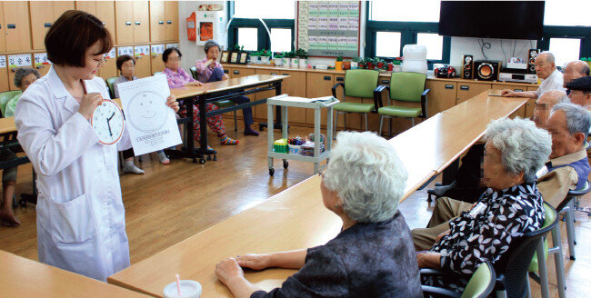 치매는 조기 진단과 적절한 약물 치료로 증상을 완화하는 것만으로도 환자와 가족에게 큰 도움이 된다. [동아DB]