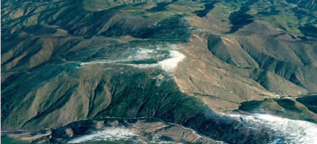 북한 풍계리 핵실험장이 있는 만탑산 정상 일대를 인공위성으로 촬영한 사진. [구글 어스]