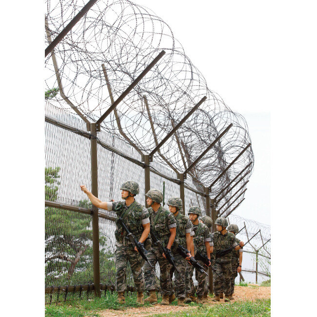 남성은 군입대 등 성장 과정에서 여성에 비해 쉽게 위험에 노출된다.사진은 기사내용과 관계없음. [동아DB]