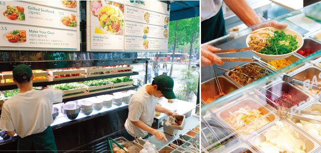 ‘피그인더가든’에서는 원하는 재료를 골라 나만의 샐러드 볼이나 플레이트를 구성할 수 있다(왼쪽). 새벽에 배송되는 샐러드 재료는 그날 그날 소비해 신선함을 더했다. [박해윤 기자]