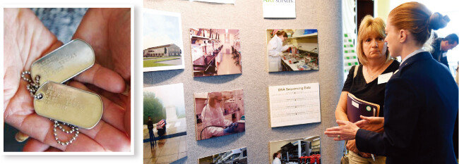 6·25전쟁에서 전사한 미군 병사의 유족이 유해에서 수습한 인식표를 보여주고 있다(왼쪽). 미군 의무병이 유족에게 전사자 유해의 DNA 검사 과정을 설명하고 있다. [미국 국방부 웹사이트, DPAA]