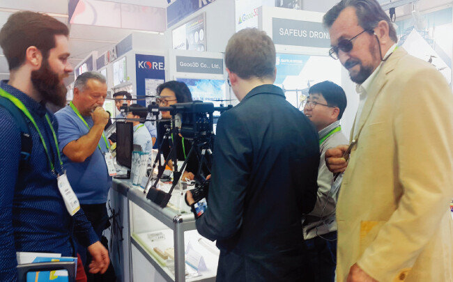 세이프어스드론은 1월 미국 라스베이거스에서 열린 국제전자제품박람회(CES)에 참가해 각국 언론의 주목을 받았다. [사진 제공·세이프어스드론]