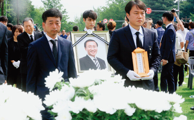 7월 27일 서울 영등포구 여의도 국회에서 열린 정의당 노회찬 원내대표의 영결식. [동아일보 김동주 기자]