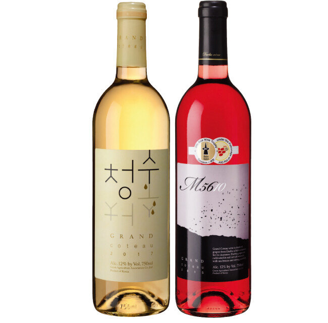 화이트 와인 청수. (왼쪽) 로제 와인 M5610. [사진 제공 · 그랑꼬또 와이너리]