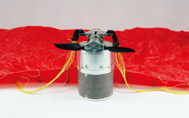 풍산이 개발 중인 ‘관측탄’은 초경량 낙하장비에 카메라, 원격영상시스템 등을 탑재해 실시간으로 표적을 관측한 뒤 부착된 자탄으로 공격도 할 수 있는 신개념 탄약이다. [사진 제공 · 풍산]