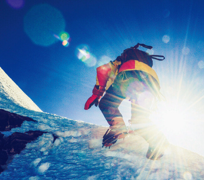전문 등산가라 해도 해발 8000m 이상의 산을 오르는 일은 위험하다. [shutterstock]