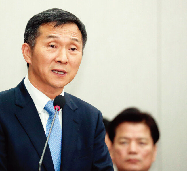 김연명 신임 대통령사회수석비서관이 11월 13일 서울 여의도 국회에서 열린 운영위원회 전체회의에서 발언하고 있다. [뉴스1]