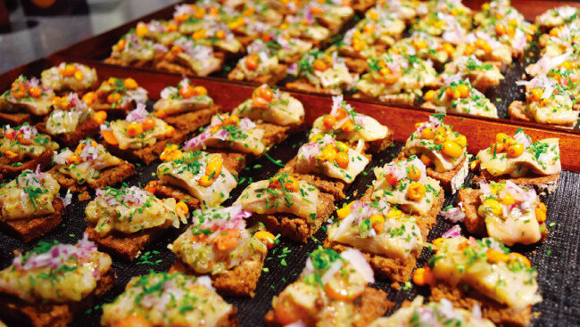 다양한 허브와 겨자 등으로 맛을 낸 절인 청어. [사진 제공 · 김민경]