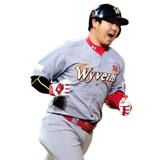 총액 106억 원에 SK 와이번스 잔류를 선택한 최정. 꾸준한 활약으로 현재 KBO 누적 득점 1위를 기록 중이다. [동아DB]