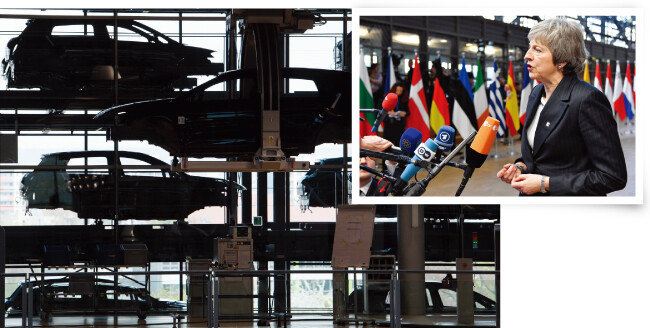 테리사 메이 영국 총리(위). 독일과 프랑스 등 유럽 자동차 생산업체도 미·중 무역전쟁의 영향을 크게 받았다. [뉴시스]