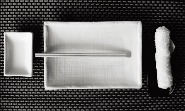 식문화에 따라 모양과 길이가 조금씩 달라진 젓가락.