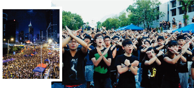 홍콩 주민과 학생들이 중국 정부의 통제를 반대하며 민주화 시위인 ‘우산혁명’을 벌이고 있다(왼쪽). 홍콩 대학생들이 중국 국가교육 수업에 반대하며 수강을 보이콧하고 있다. [위키피디아]