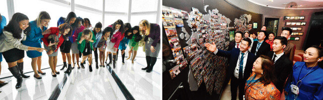 하나님의 교회 제73차 해외성도방문단이 롯데월드타워 서울스카이 전망대에 올라 서울 도심을 내려다보고 있다. 이들은 하나같이 한국의 발전상에 감탄을 금치 못했다(왼쪽).
하나님의 교회 역사관을 관람하고 있는 제73차 해외성도방문단.