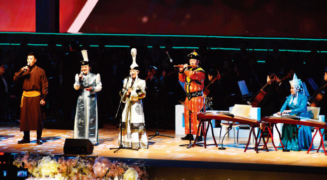 몽골팀이 유목민 특유의 전통문화를 선보이고 있다. 몽골의 전통창법인 ‘후미’는 유네스코 인류무형문화유산에 등재돼 있다.