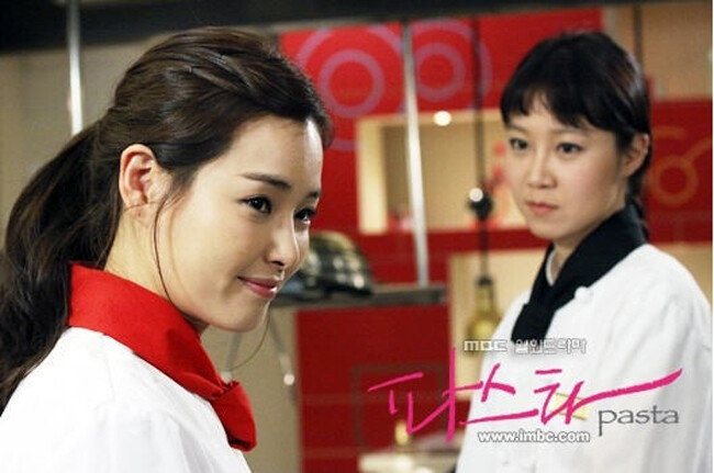 MBC 드라마 '파스타'에서 요리사 오세영 역을 맡은 이하늬(왼쪽).