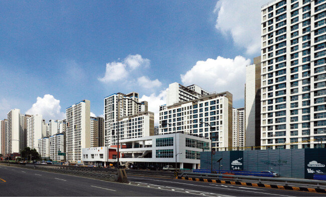 1월부터 본격적으로 9000가구 입주가 시작된 서울 송파구 ‘헬리오시티’ 전경. [박해윤 기자]