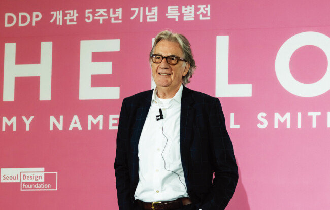 4월 8일 서울 중구 동대문디자인플라자에서 열린 기자간담회에 참석한 폴 스미스. [홍태식]