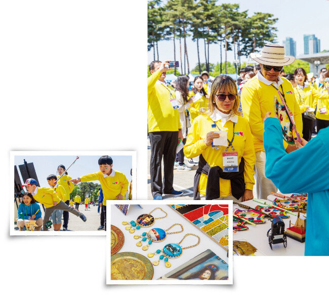 평화광장 한켠에 마련된 ‘걸어서 세계로(Walk to the World)’ 코너는 한국을 포함해 세계 8개국 전통문화 체험 부스가 마련돼 많은 인기를 끌었다. [김도균]