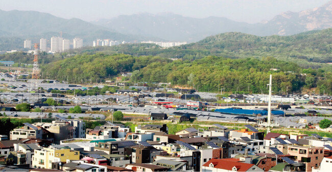 경기 일산신도시와 파주 운정신도시, 고양 창릉신도시가 상생하려면 자족기능을 강화해야 한다는 지적이 나온다. 사진은 고양 창릉동 일대 모습. [뉴시스]
