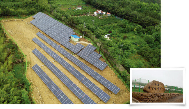 경남 산청군의 태양광 발전소(왼쪽)와 경북 칠곡군의 화남태양광발전소 [지호영 기자]