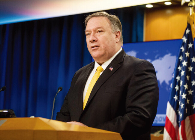 2월 1일 중거리핵전력(INF)조약 탈퇴를 발표하는 마이크 폼페이오 미국 국무장관. 6개월 뒤인 8월 1일부터 미국과 러시아는 중국처럼 중거리탄도미사일(MRBM) 이하의 핵무기를 갖출 수 있게 된다. [AP=뉴시스]