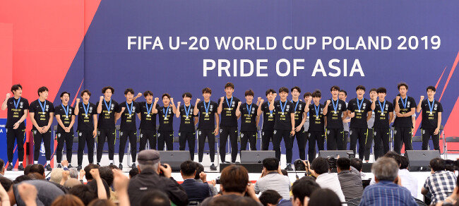6월 18일 서울시청 앞에서 열린 환영 행사에 참석한 FIFA U-20 월드컵 대표팀 선수들.