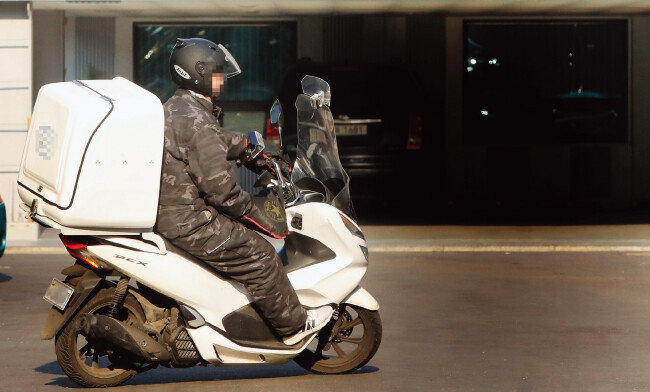 배달대행업체의 배달원(라이더)이 배달에 나서는 모습. [동아DB]