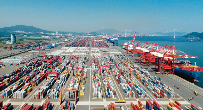 우리나라는 수출 중심 성장체제를 구축, 가동해 고도성장이라는 큰 성과를 얻었다. [사진 제공 · 여수시]