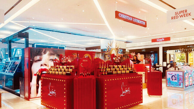 신세계면세점 명동 본점에 문을 연 ‘크리스찬 루부탱 뷰티’ 매장. [사진 제공 · 신세계면세점]