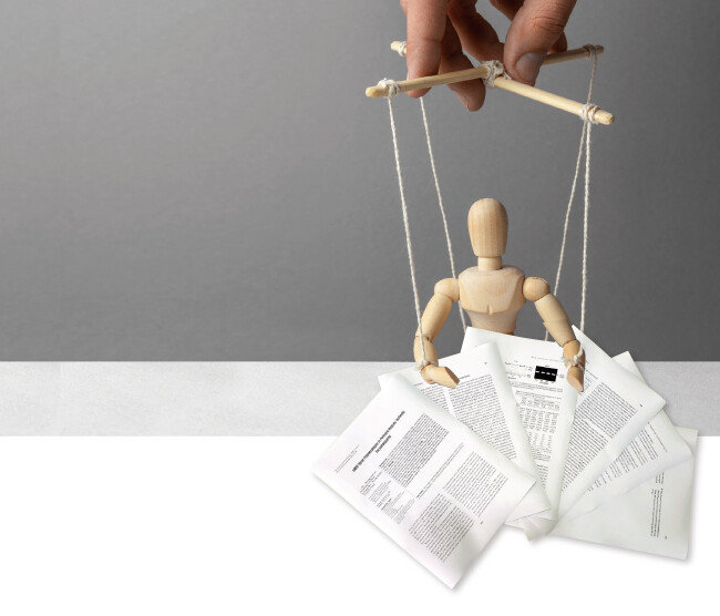 문제가 된 조국 법무부 장관 후보자 딸의 영문의학논문. [shutterstock, 사진 제공 · GIB]