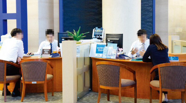 거의 전액이 손실 위기에 놓인 독일 국채금리 연계 파생결합상품은 대부분 우리은행이 판매했다. [사진 제공 ·우리은행]