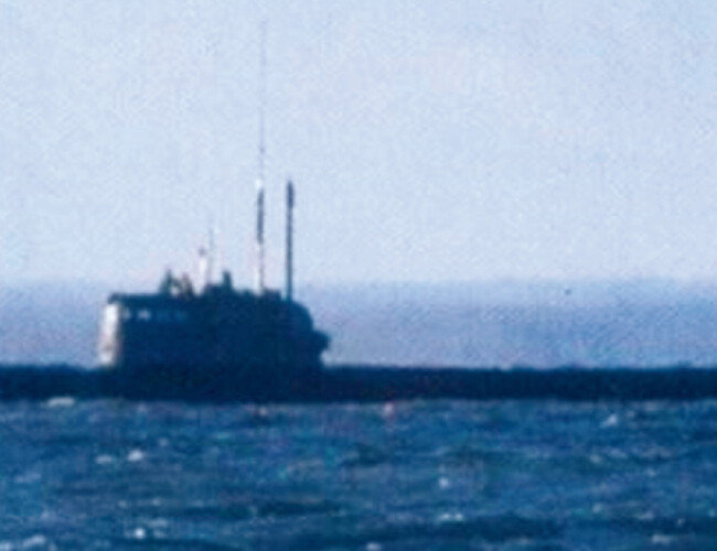 러시아의 비밀 소형 핵잠수함 AS-12 로샤리크. ‘톱기어(Top Gear) 매거진’ 러시아판에 우연히 촬영된 모습이다. [톱기어 매거진]