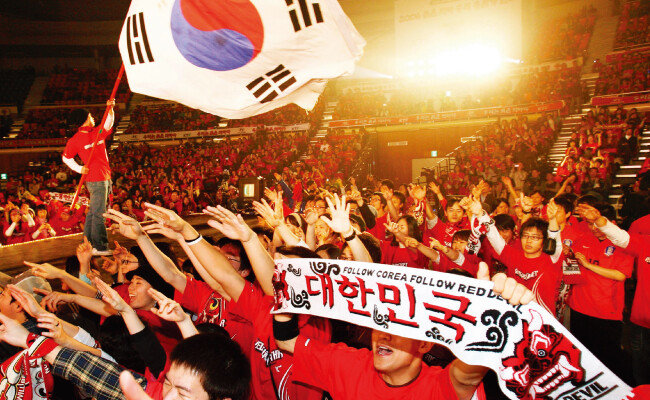 대한민국 국가대표팀을 항상 따라 다니며 응원하는 붉은악마는 평양에서 치르는 월드컵 예선경기는 들어가지 못할 것이 분명하다. [스포츠동아]